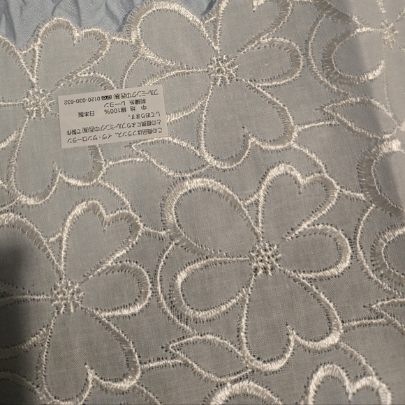 Yves Saint Laurent White Floral Scarf 18 By18 NEW - Picture 8 of 8